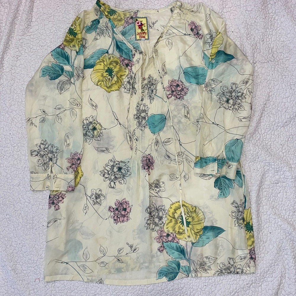 Johnny Was silk blouse 🌸